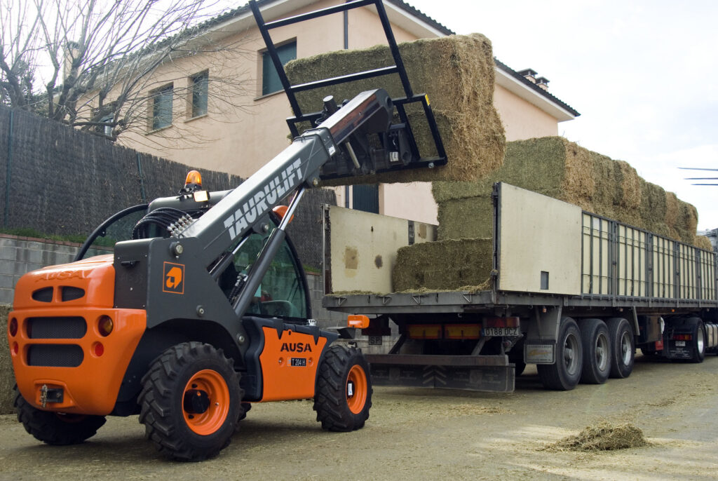 AUSA T204H Telehandler