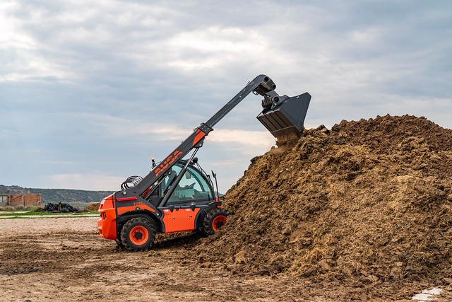 AUSA T235H Telehandler