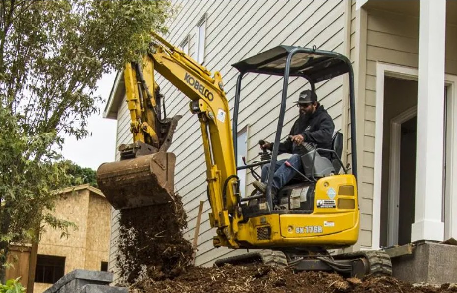 KOBELCO SK17SR-6E Canopy Excavator