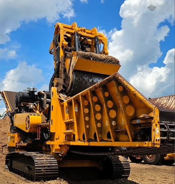 2018 CBI Magnum Force 6800BT Series Horizontal Grinder